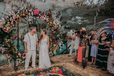 Boda Maya En Cenote