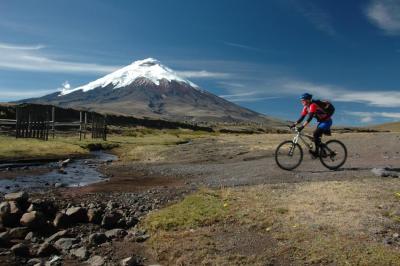 Full day Cotopaxi + Quilotoa con noche en hostal Sakiwa